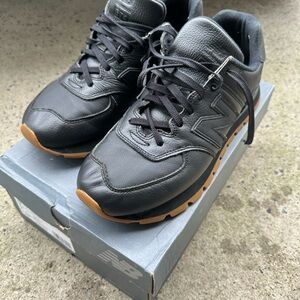 New Balance Men's Black and Brown Sneakers